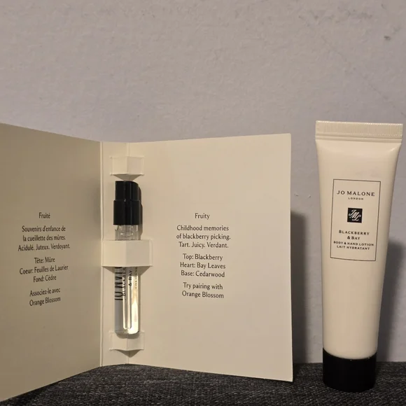Jo Malone Blackberry & Bay Set- Cologne 1.5ml (Vial) And Body Lotion 15ml - Picture 2 of 6